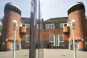 Feestelijke oplevering woningen Het Schip te Amsterdam