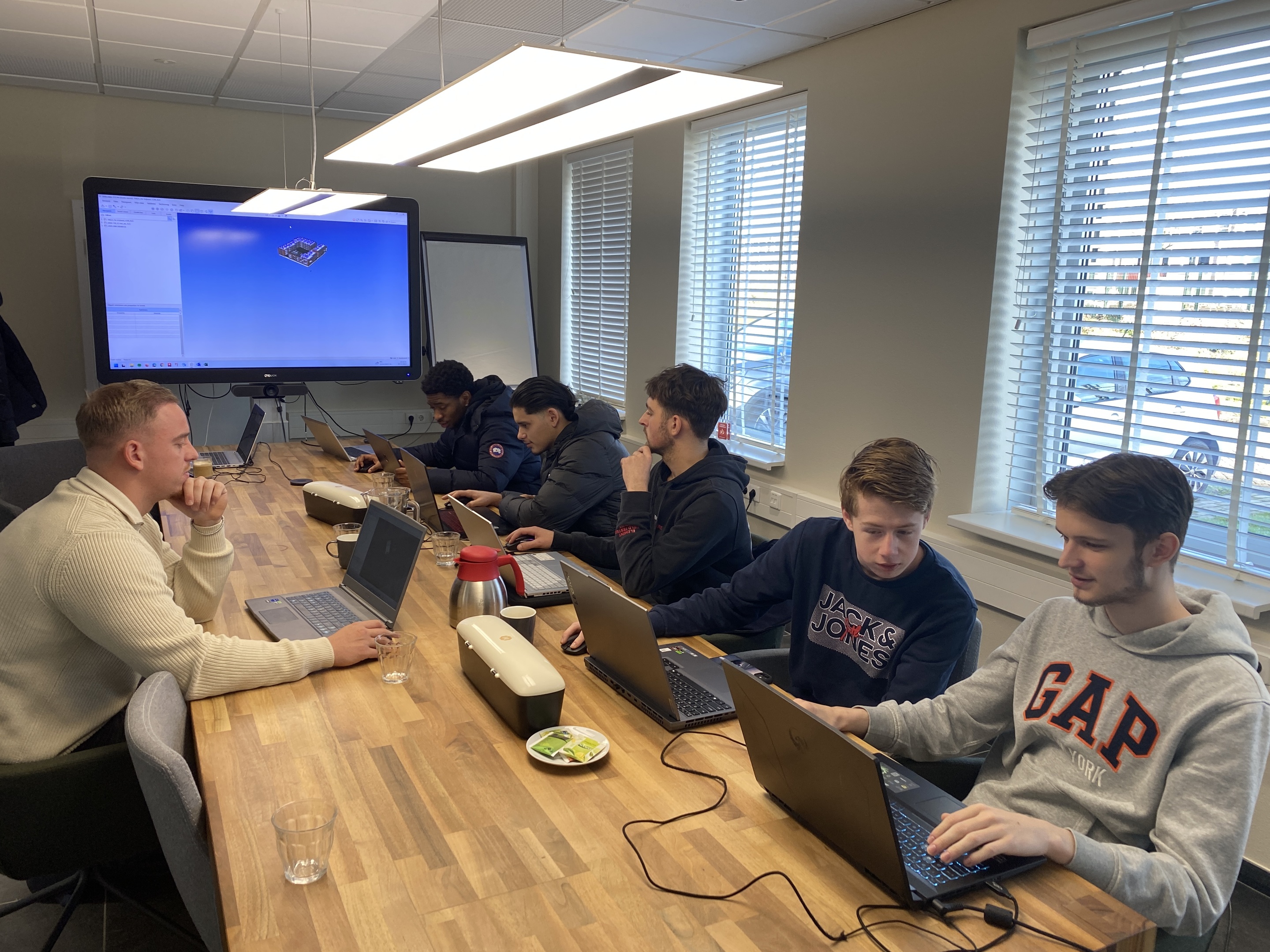 Vandaag bruist ons kantoor van jong talent!